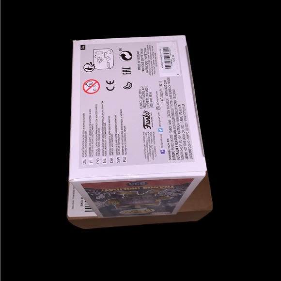 New in Box 2019 Marvel Holiday Thanos Funko Pop - Picture 8 of 10